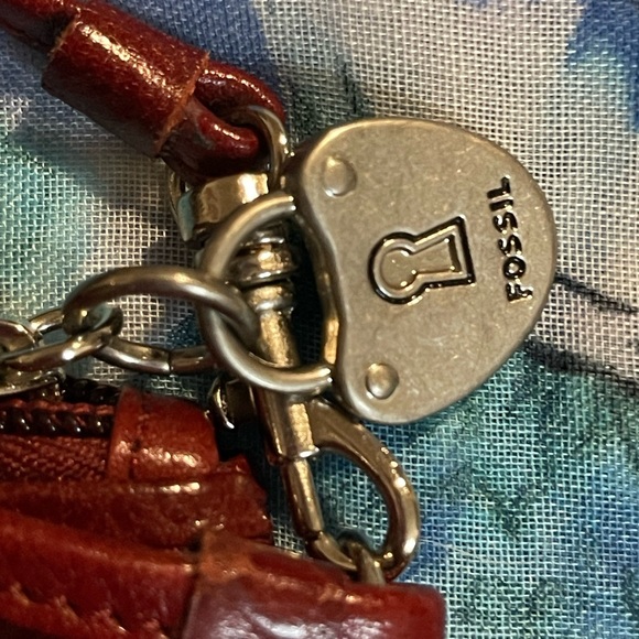 Fossil deep red wristlet with added charm EUC - Picture 4 of 10